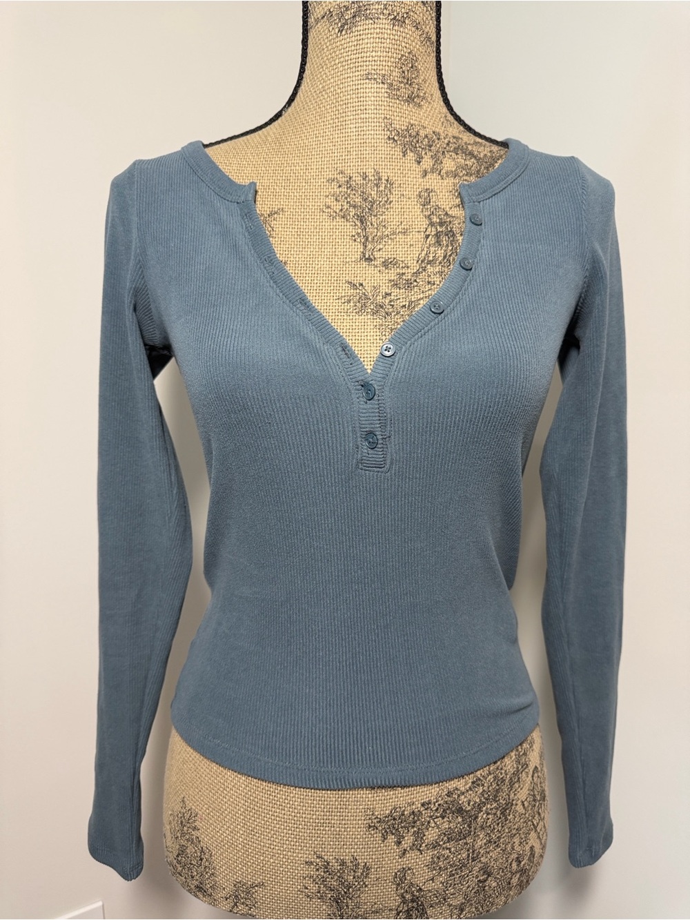 Hollister Ribbed Slate-Blue baby doll Henley Long-Sleeve Top size small long